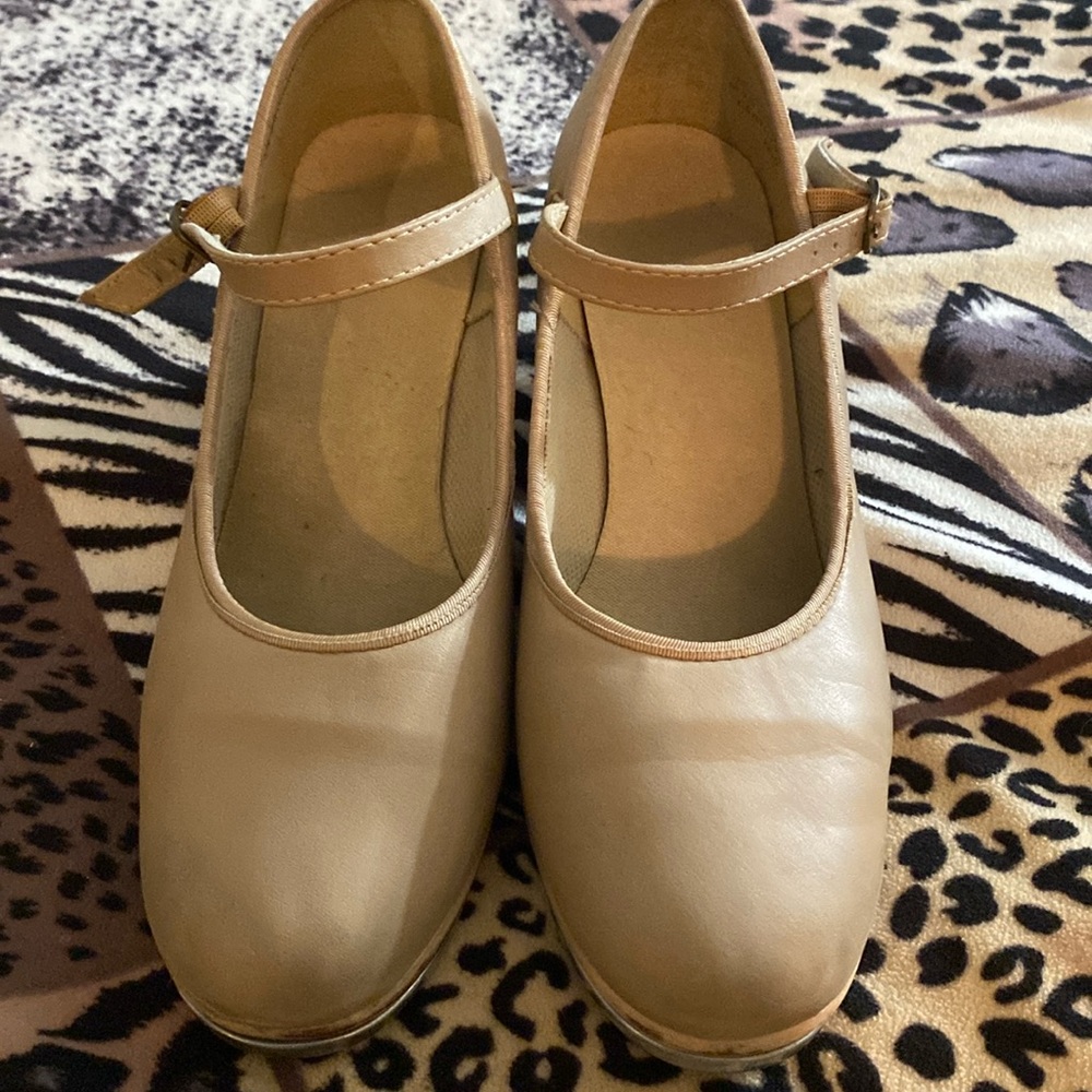 🌻🌻🌻Libert’s Genuine leather tan tap shoes made in Brazil